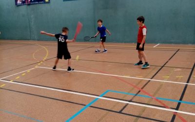 les CM1 font du tennis